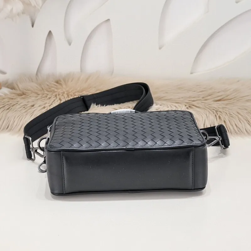 All categories 💚 Top version men’s bags 💚 BV 2024 new BV crossbody bag
